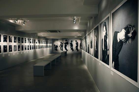 chanel-the-little-black-jacket-exhibition-hong-kong-recap-1-565x376